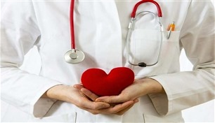 استشاري يجيب 24: متى يكون الصيام ممنوعاً لمرضى القلب؟