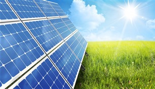 متخصص: محطة الطاقة الشمسية الإماراتية في عدن تدعم قطاعات حيوية 