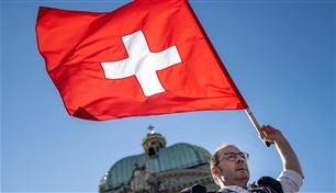 سويسرا تجمد 14 مليار دولار من الأصول الروسية
