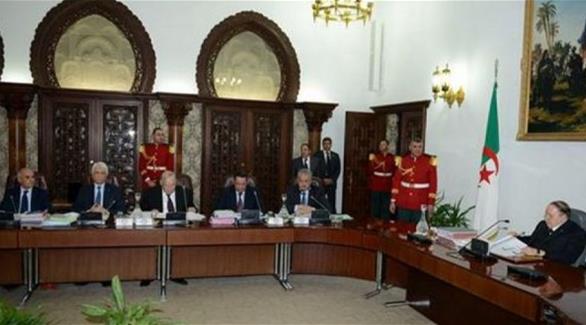 الرئيس الجزائري عبدالعزيز بوتفليقة يترأس مجلس وزراء حكومته (أرشيف)