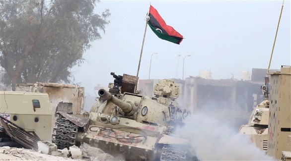 آلية عسكرية للجيش الليبي بمواجهة الدواعش في سرت (أ ف ب)