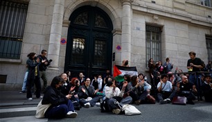 بعد العلوم السياسية.. متضامنون مع غزة يعطلون عمل جامعة السوربون في باريس