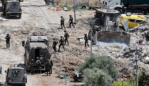 الجيش الإسرائيلي يقتل شاباً فلسطينياً ويهدم منزلاً في الضفة الغربية