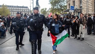 بعد الاعتداء على طلبة السوربون.. الأورومتوسطي يتهم فرنسا بترهيب المؤيدين للفلسلطينيين