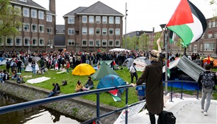 بعد احتلال مبانٍ في جامعة أمستردام.. الشرطة تفض احتجاجاً مؤيداً للفلسطينيين 