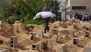 الجزائر تطالب مجلس الأمن بمناقشة المقابر الجماعية في غزة