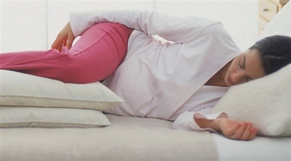 وضعية مريحة للنوم خلال الثلث الثالث من الحمل (أرشيفية)