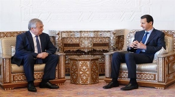 بشار الأسد ومبعوث الرئيس الروسي إلى سوريا ألكسندر لافرنتييف (تويتر)