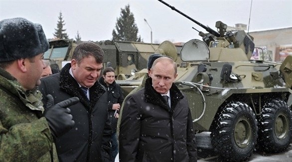 الرئيس الروسي بوتين يتفقد قوات بلاده المسلحة (أرشيف)