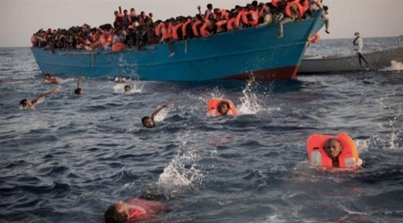 غرق قارب مهاجرين قبالة السواحل الليبية (أرشيف)