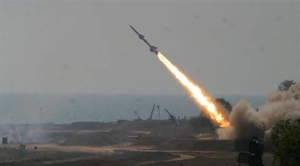 إطلاق سابق لصاروخ من قبل الحوثيين في اليمن (أرشيف)