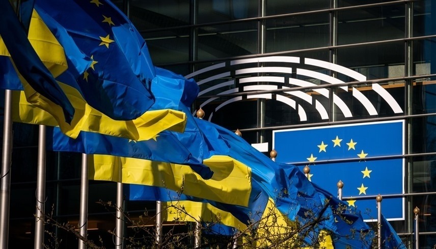 علم أوكرانيا والاتحاد الأوروبي (أرشيف)