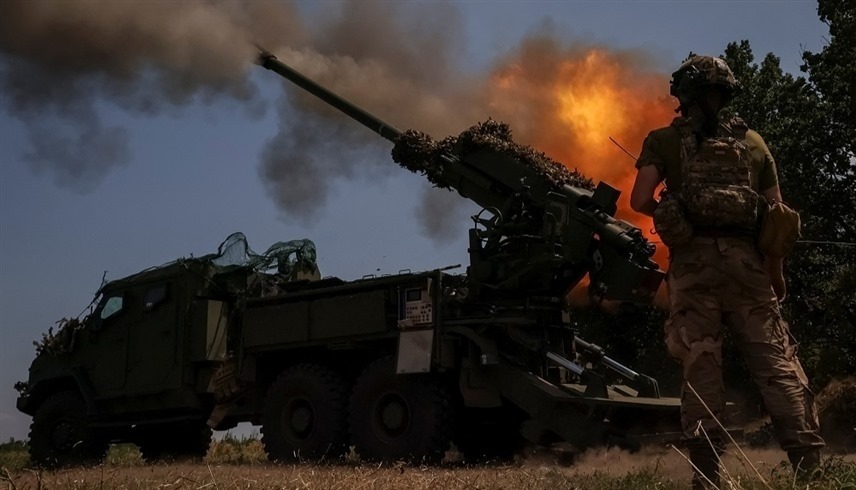 قوات أوكرانية على خط المواجهة مع روسيا في باخموت (رويترز)